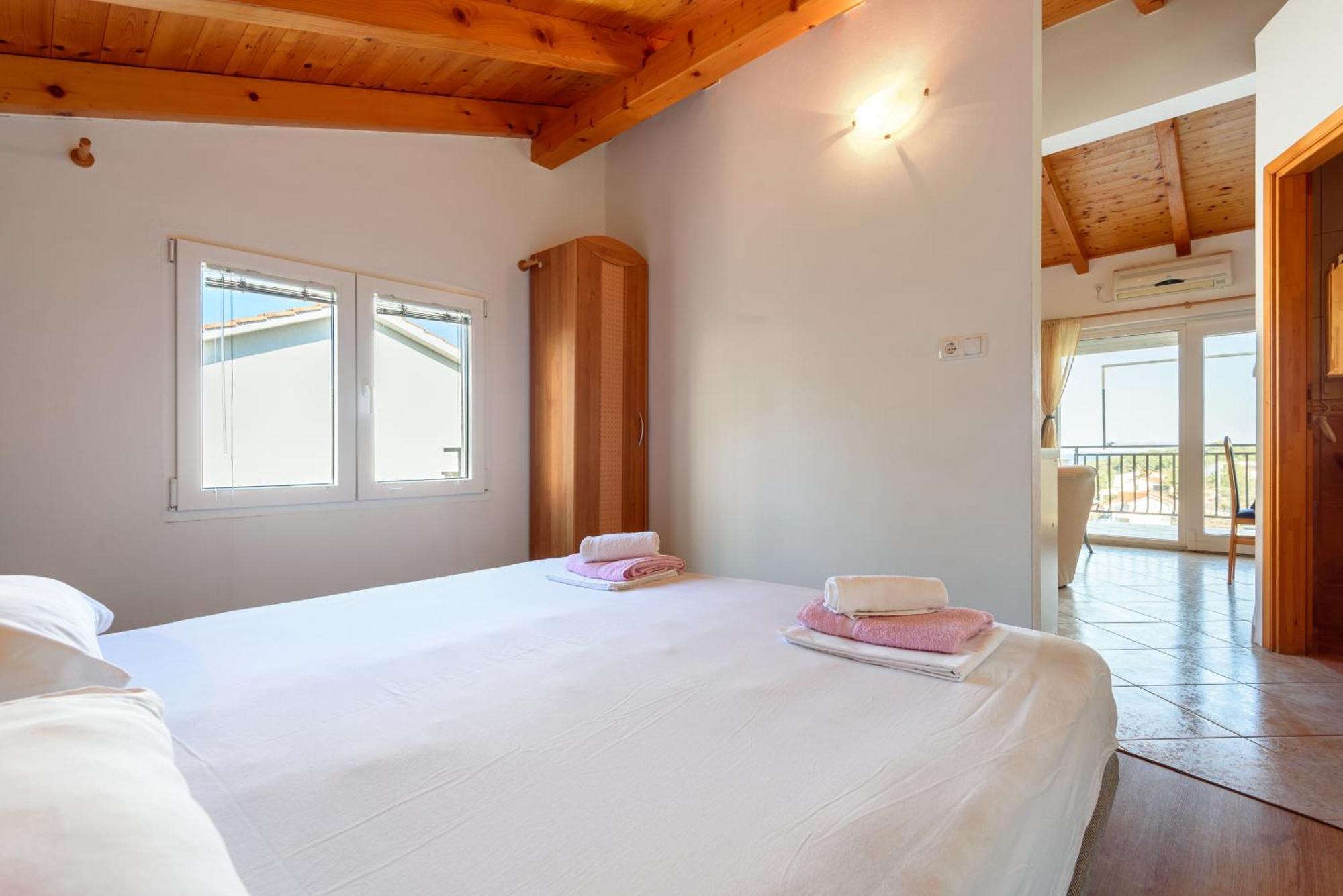 Apartments By The Sea Basina, Hvar - 11817 Vrbanj Bilik gambar